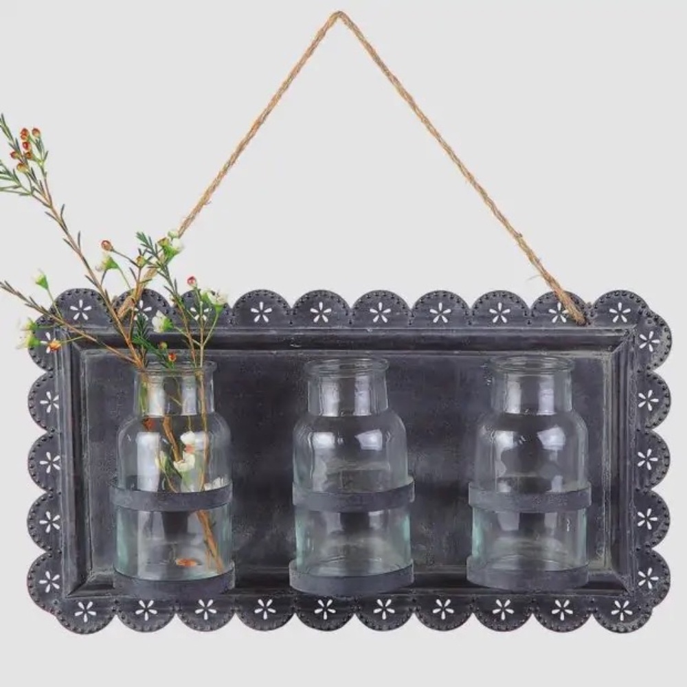 TIN WALL DECOR WITH 3 GLASS VASES